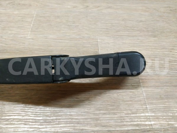 Поводок стеклоочистителя передний правый Mitsubishi Lancer оригинальный номер MR971004