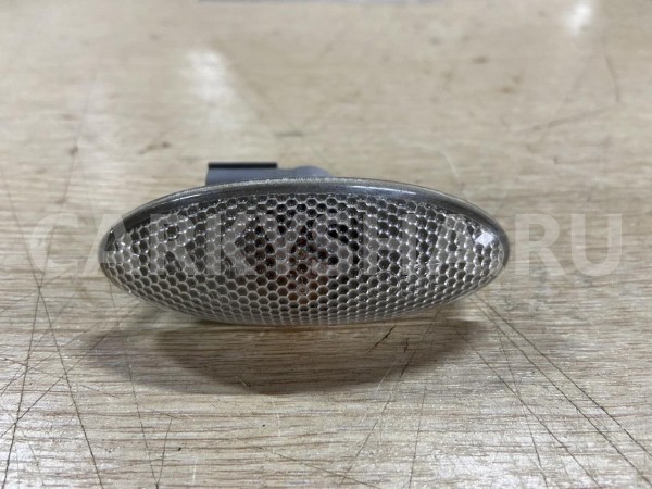 Повторитель на крыло Toyota Yaris II Хэтчбек 5 дв. оригинальный номер 81730-0D032