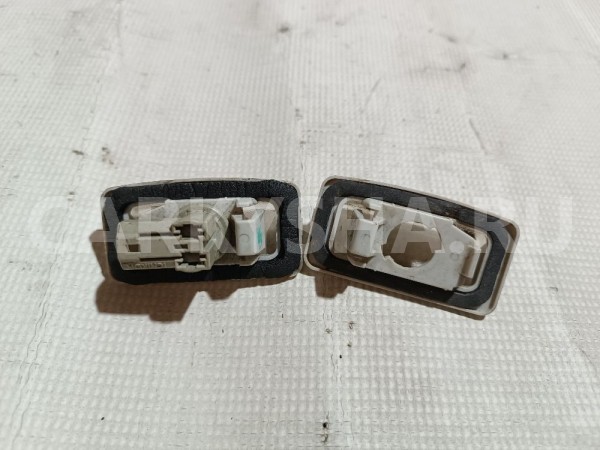 Фонарь подсветки номера Toyota Corolla оригинальный номер 8127102080