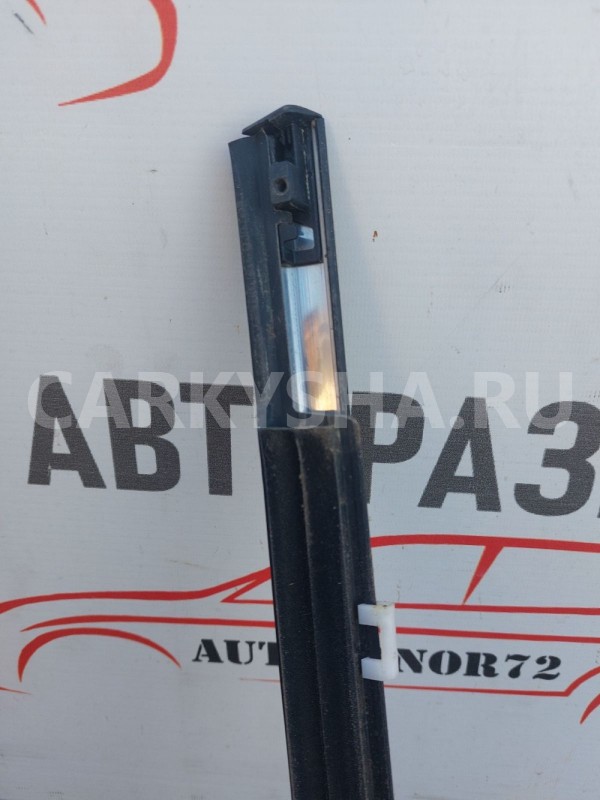 Накладка стекла заднего левого Kia Ceed ED SW Kia Cee'd оригинальный номер 832101H000