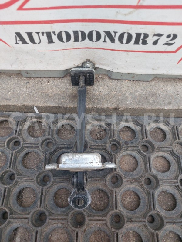 Ограничитель задней правой двери Kia Ceed ED Kia Cee'd оригинальный номер 794901H001