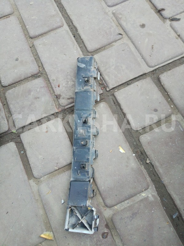 Кронштейн бампера передний правый Kia Ceed ED1 Kia Cee'd оригинальный номер 86614 1H200