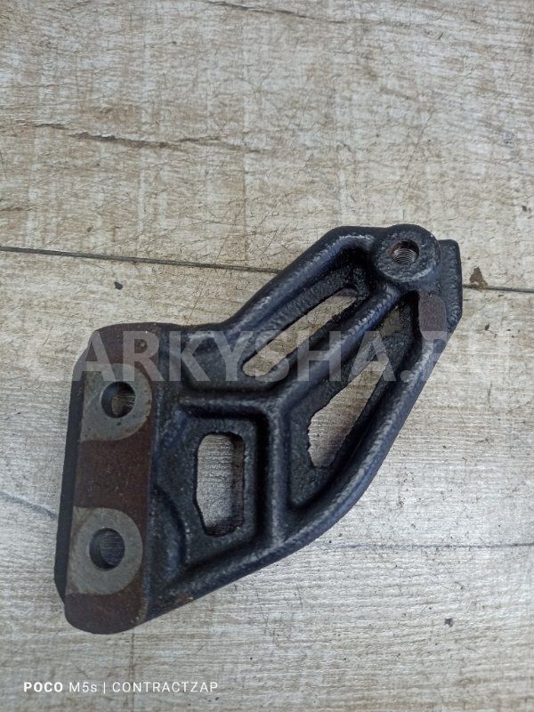 Кронштейн компрессора кондиционера Mitsubishi Lancer X (2007—2010) Mitsubishi Lancer оригинальный номер mn164473