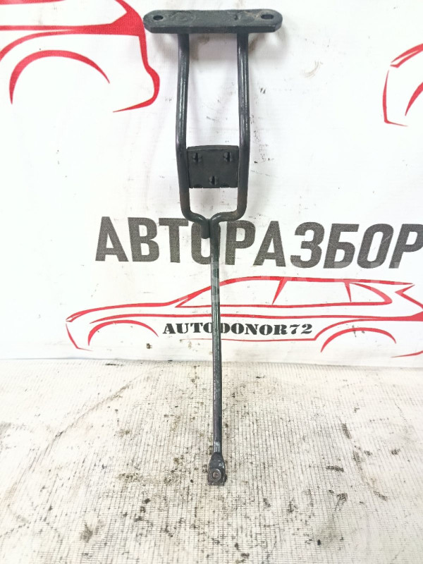 Кронштейн замка капота BMW 3 E90/E91/E92/Е93 BMW 3er оригинальный номер 51647116693