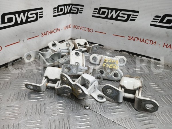 Петля двери Lexus IS 