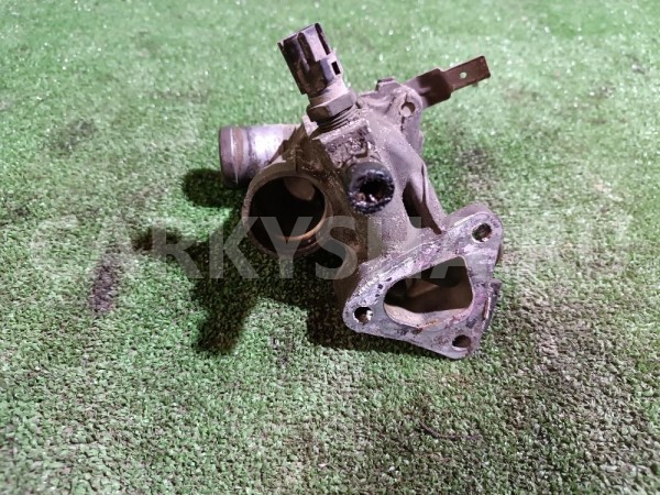 Корпус термостата Mitsubishi i оригинальный номер MD358257