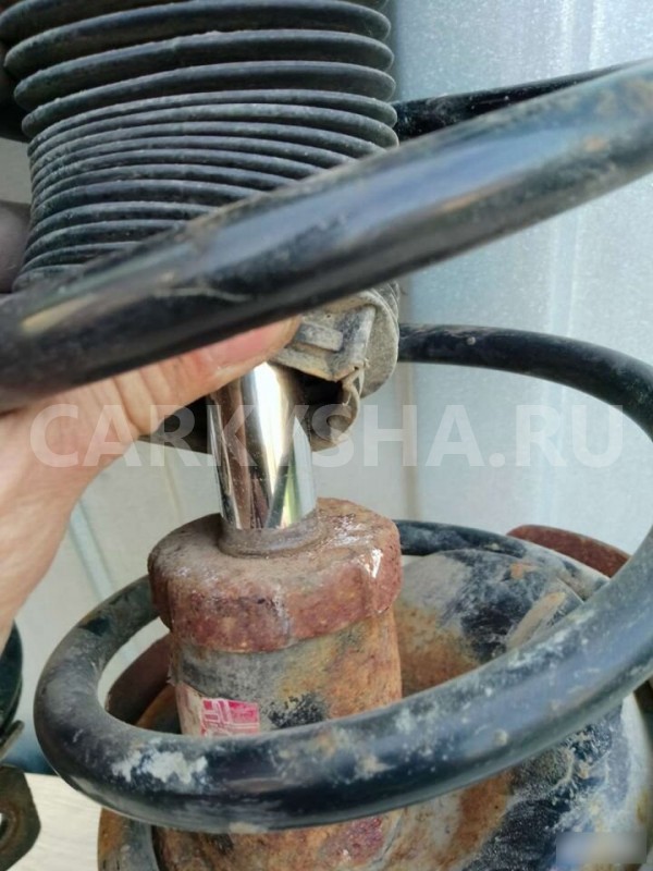 Амортизатор передний Mazda 3 bk Mazda 2 