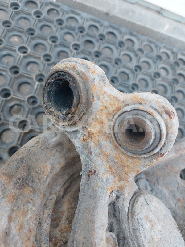 Кулак поворотный задний правый Kia Ceed ED Kia Cee'd оригинальный номер 527201H500