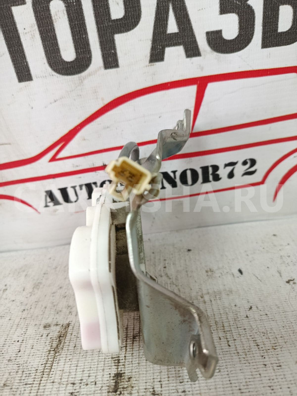 Активатор замка багажника Suzuki SX4 2006-2014 Suzuki SX4 оригинальный номер 8255075K00