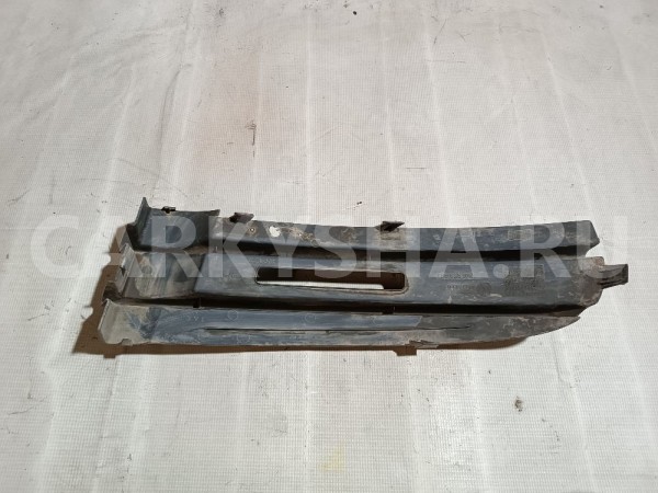 Решетка в бампер правая Volkswagen Caddy оригинальный номер 2K0853684