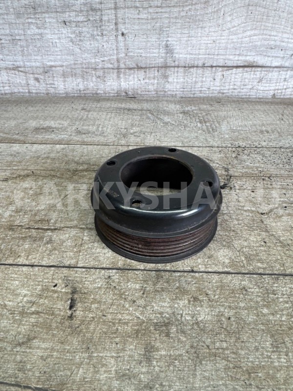 Шкив помпы Opel Astra J A17DTS Opel Astra оригинальный номер 55587868