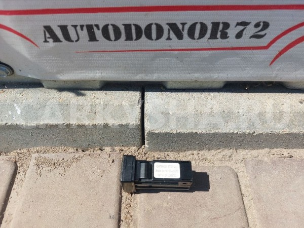 Разъём AUX  Toyota Avensis T270 Toyota Avensis оригинальный номер 8619005010