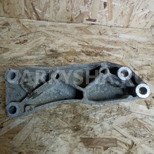 Кронштейн АКПП левый Volkswagen Volkswagen Golf Plus оригинальный номер 1K0199117