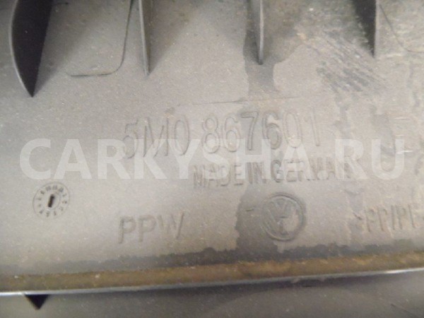 Обшивка двери багажника Volkswagen Golf Plus I (2005—2009) Volkswagen Golf Plus оригинальный номер 5M0867601