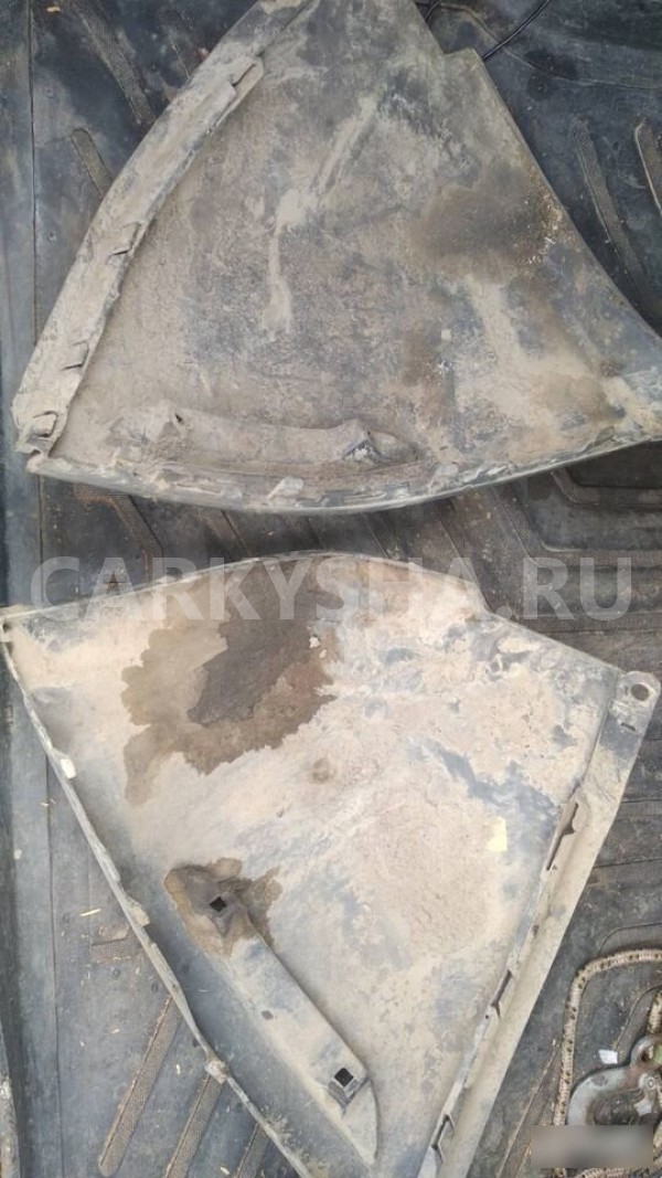 Накладка заднего бампера Volkswagen Golf Plus I (2005—2009) Volkswagen Golf Plus 