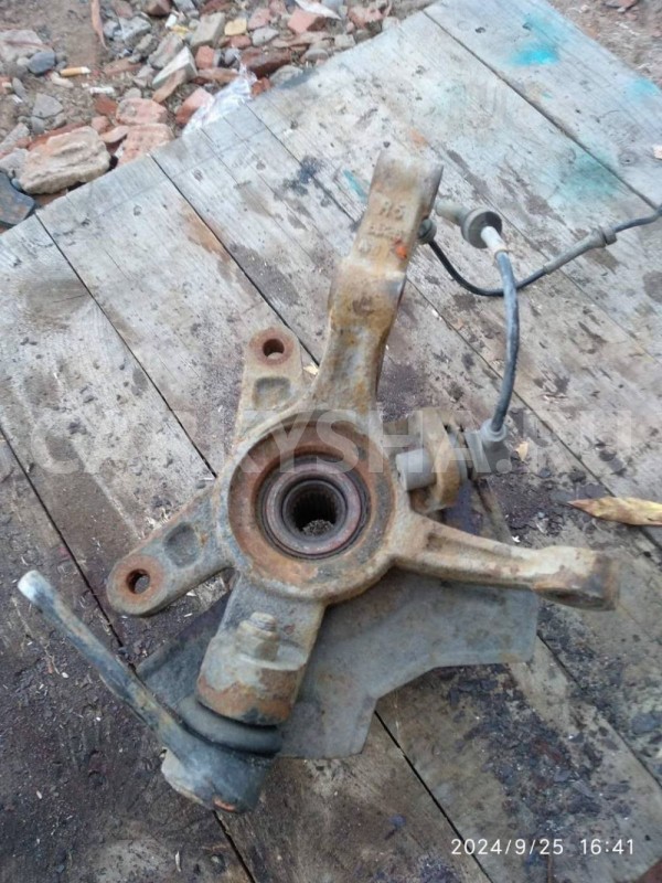 Кулак поворотный передний правый Chevrolet Aveo I (2003—2008) Chevrolet Aveo оригинальный номер 96870494