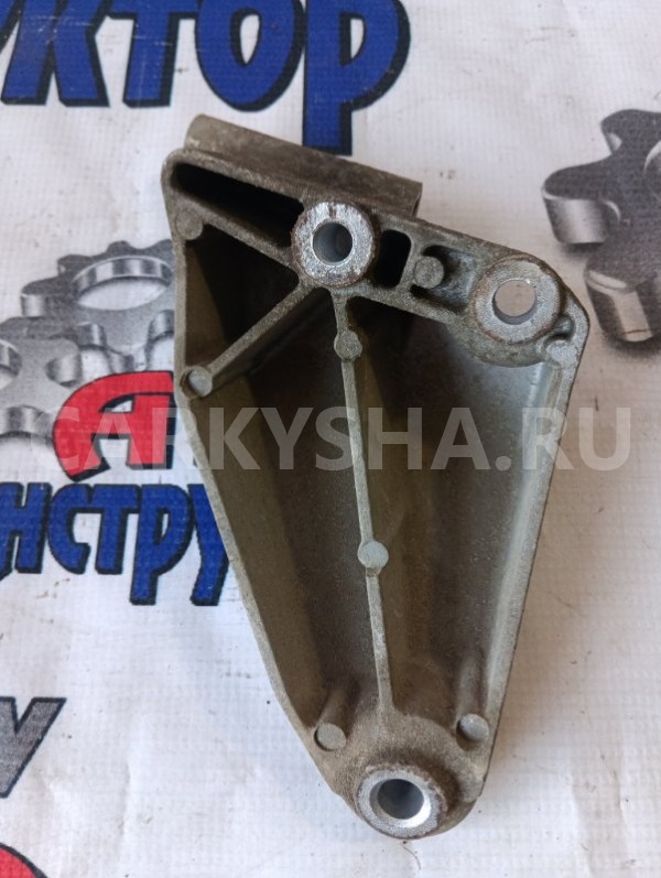 Кронштейн генератора Chevrolet Cruze 