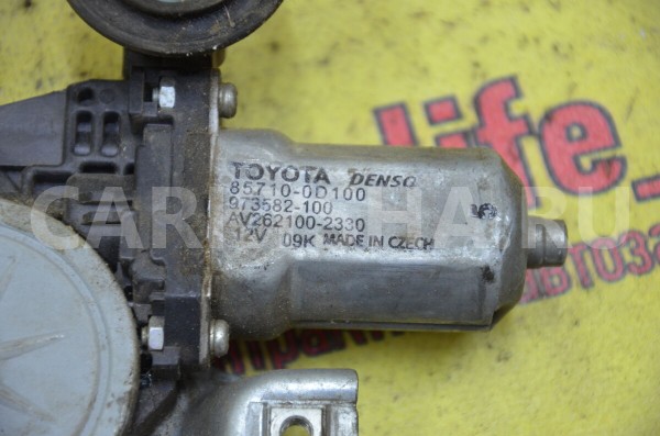 Стеклоподъемник электр. задний левый Toyota Auris оригинальный номер 6980412180