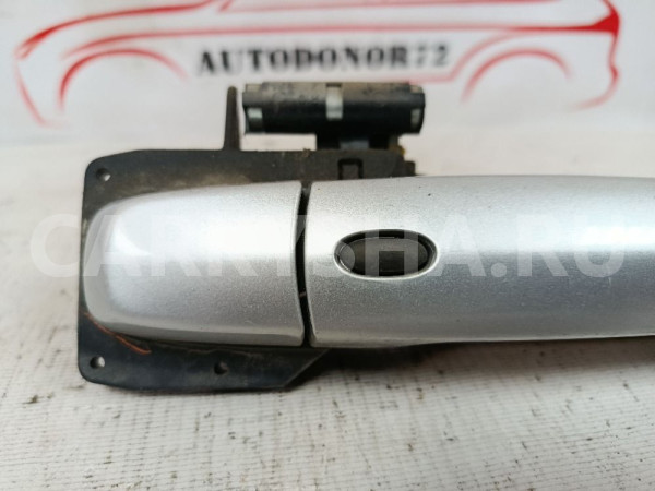 Ручка двери передняя правая Suzuki SX4 2006-2014 Suzuki SX4 оригинальный номер 8281063811