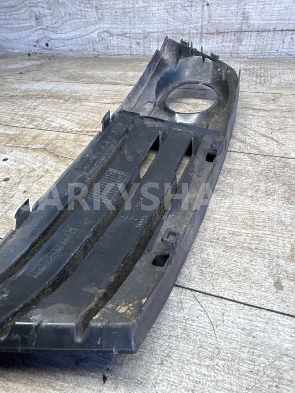 Решетка ПТФ левая на audi A4 B8 дорест Audi 200 оригинальный номер 8k0807681a