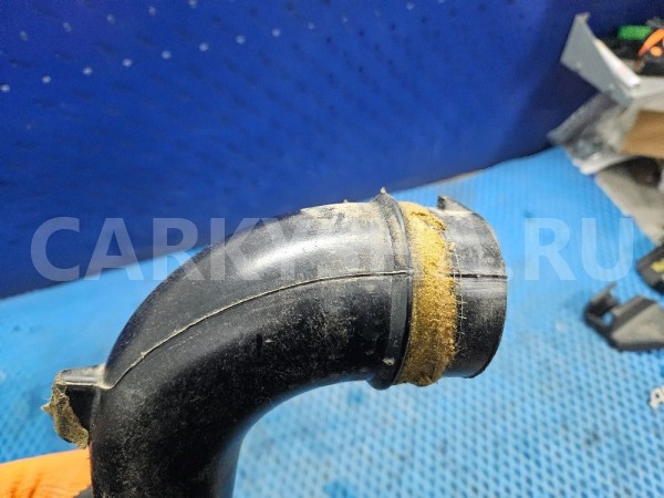 Патрубок воздушного фильтра Toyota Avensis T250 Toyota Avensis оригинальный номер 17751-0h040