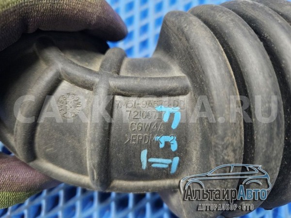 Патрубок воздушного фильтра Focus 2 гофра Ford Focus оригинальный номер 7M519A673